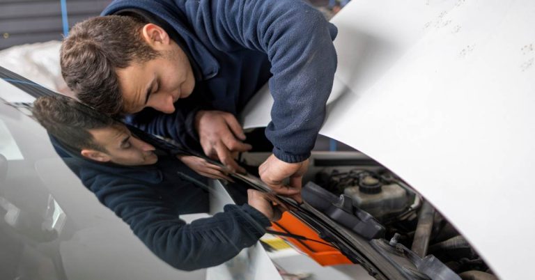 Top Reasons Windshields Crack in Sterling Heights: Michigan Weather and Road Conditions Explained